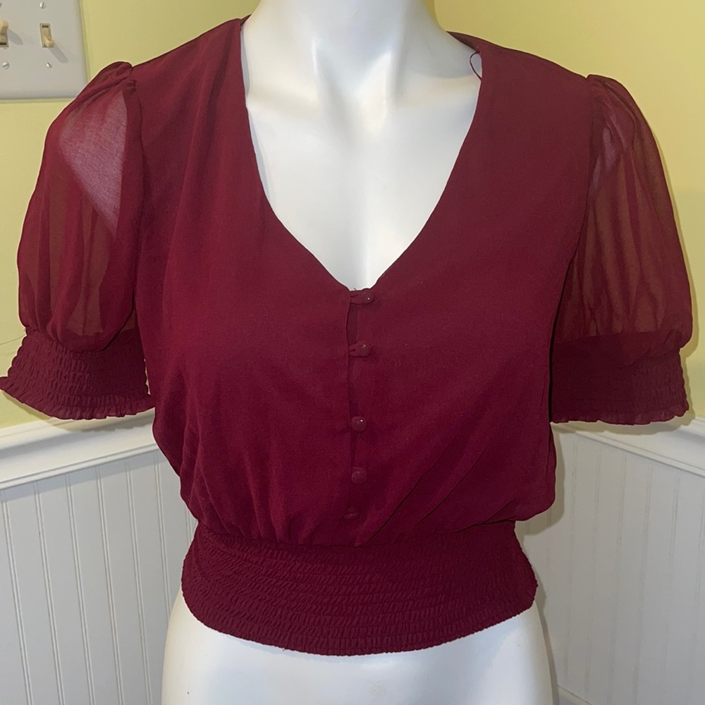 Lily White Burgundy blouse . NWT. XS.
